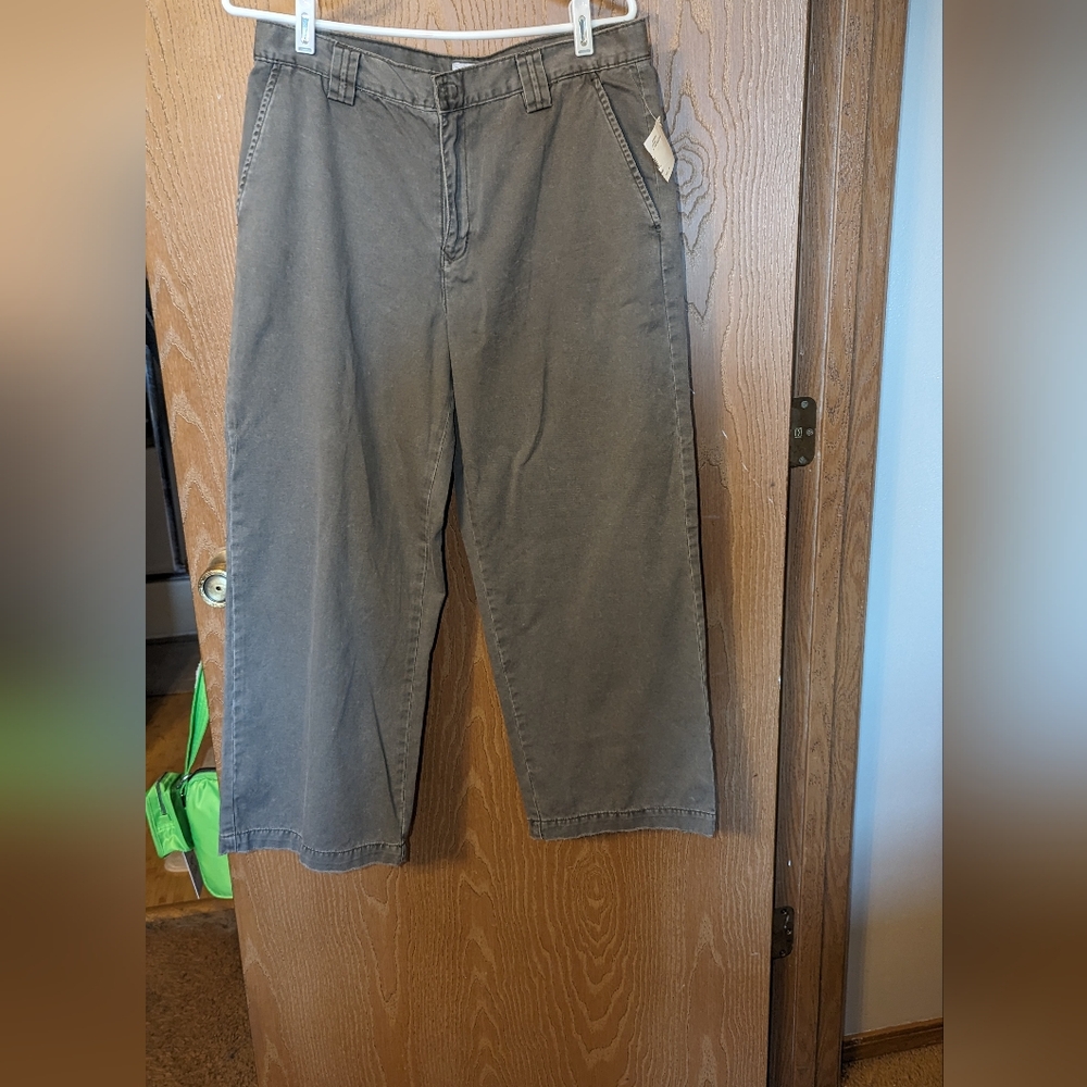 NWT Calvin Klein Wide Leg Capri's - Size 10